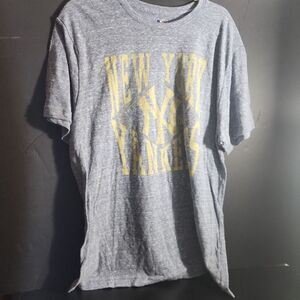 NEW NWT New York Yankees MLB baseball T-Shirt XL Grey‎ Distressed